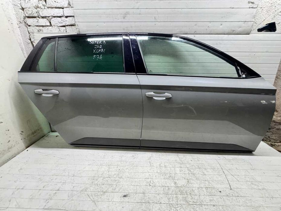Двері Skoda Superb 3 3V передні або задні праві ліві разборка