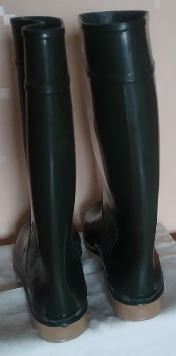 Резиновые сапоги р - 44 и 45