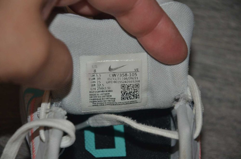 Продам кросівки Фірма Nike Zoom Pegasus 38.