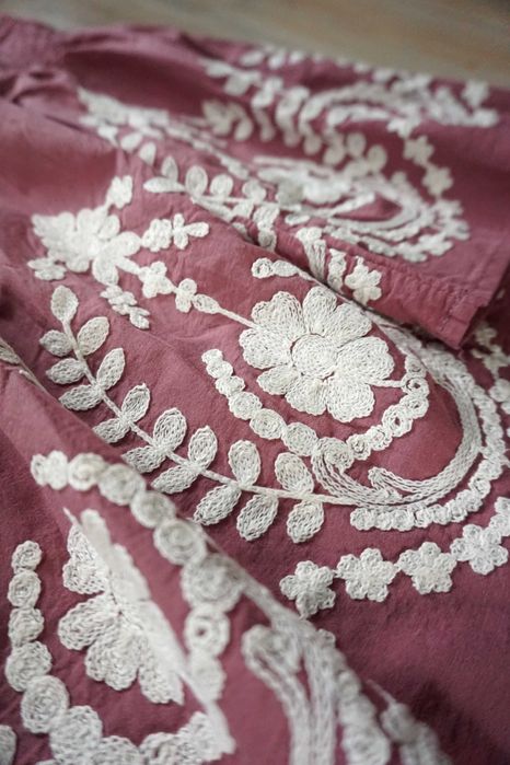 Różowa bluzka z haftem