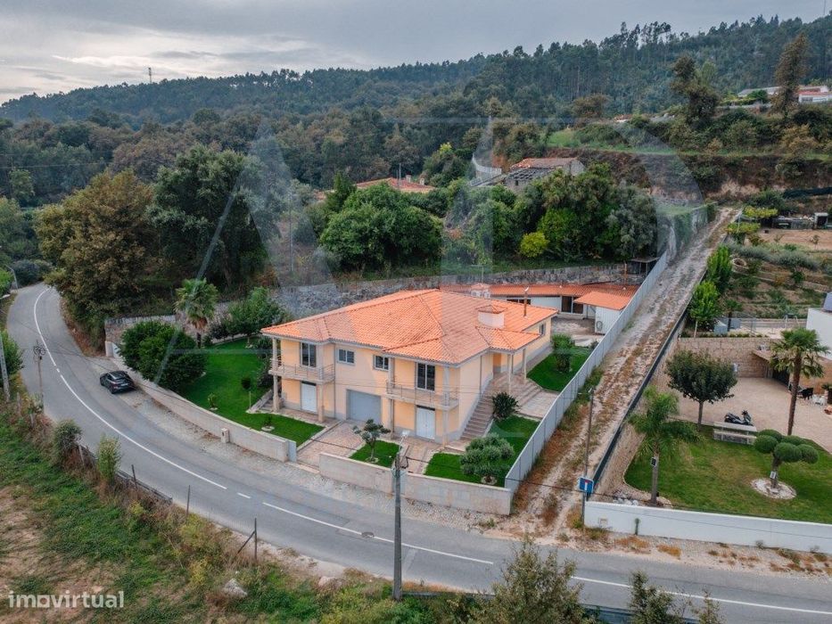 Moradia Individual T4 com Espaço Industrial