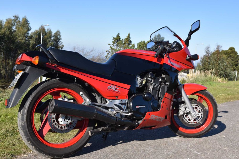 Vendo kawasaki GPZ900R