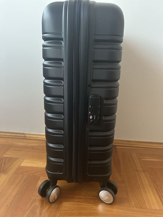 Walizka Cabin Czarna American Tourister Nowa