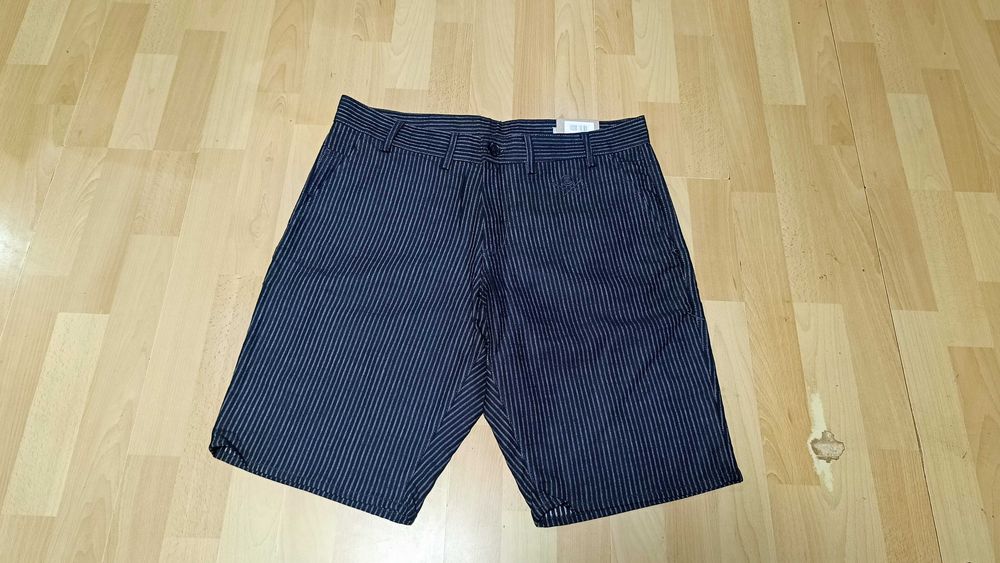 Krótkie spodnie jeansowe HERRLICHER r.L(W34) nowe stan idealny