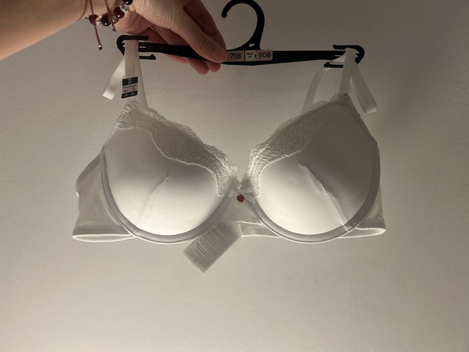 Zestaw dwoch stanikow B75- B90 (regulacja)