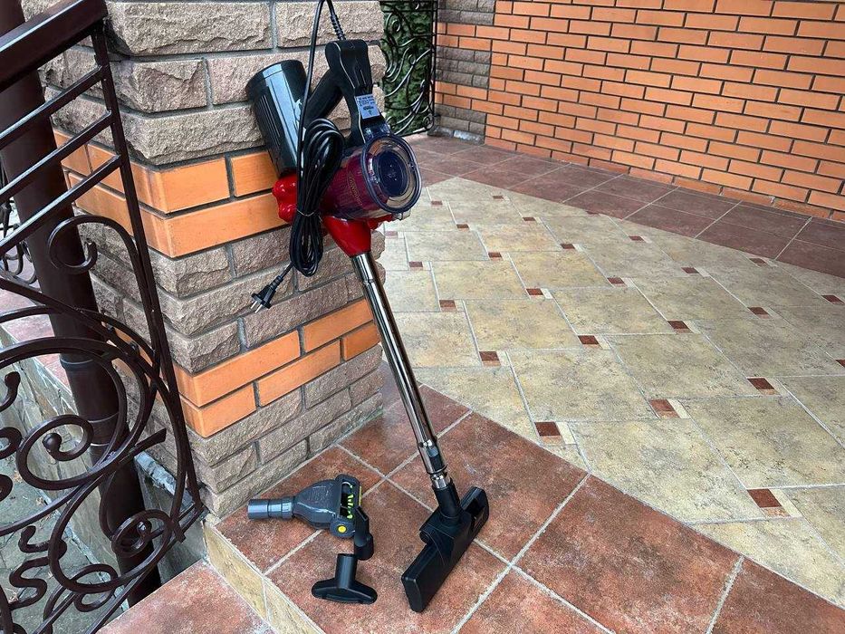 Пылесос ручной колбовый с турбощеткой и Hepa фильтром 2500 Вт.