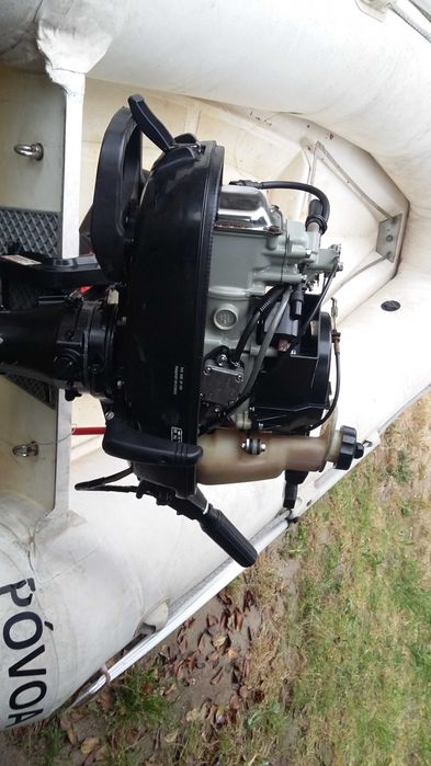 Semirrígido e motor Suzuki 5 cv 4 tempos