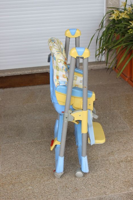 Cadeira de bebé para jantar
