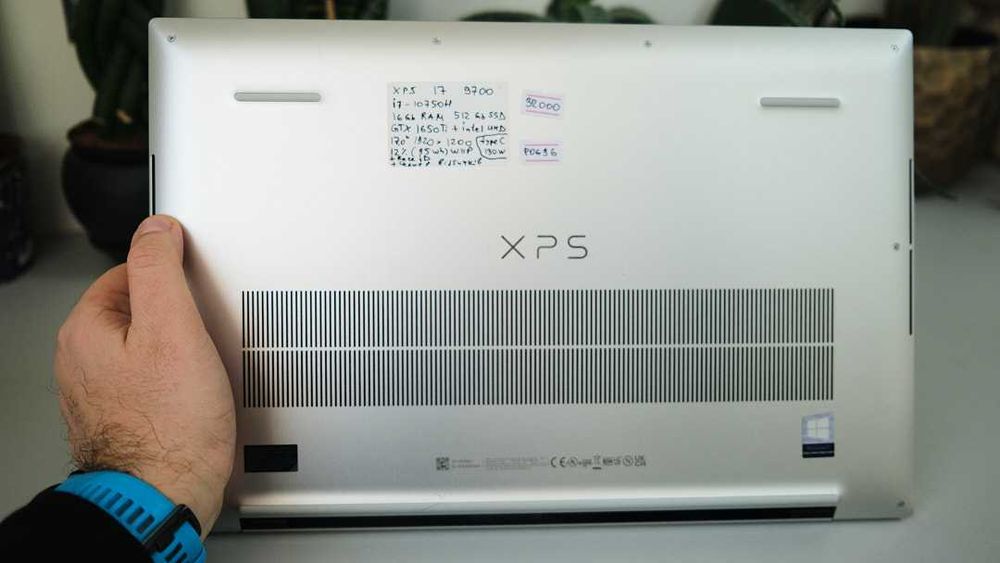 Xps 17 9700 i7 -10750 H 16  512 ssd GTX 1650 Ti + intel UHD 17 FHD