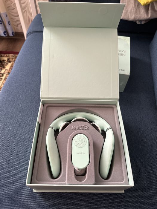 Массажер для шеи фирмы Jeeback