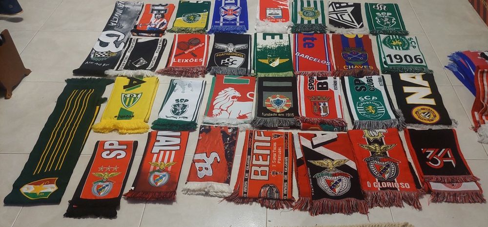Lote de 30 bufandas,echarpes  scarf de futebol