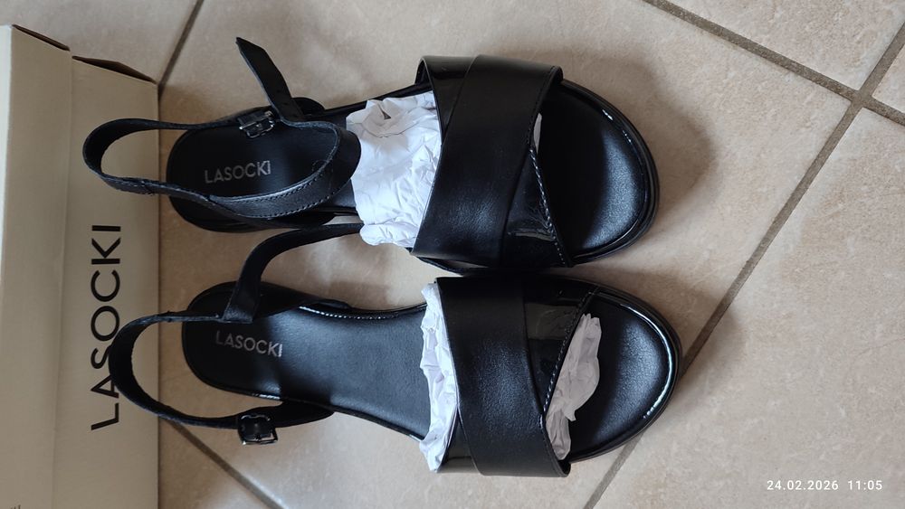 Lasocki czarne sandały 40
