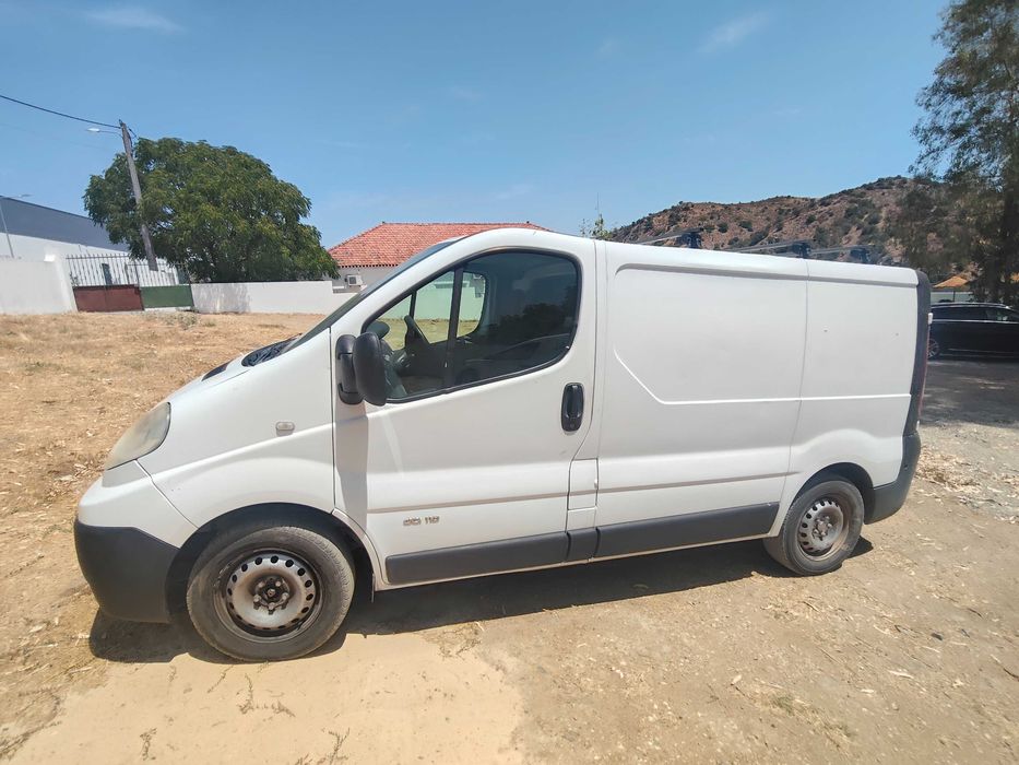Fiber-reinforced commercial van