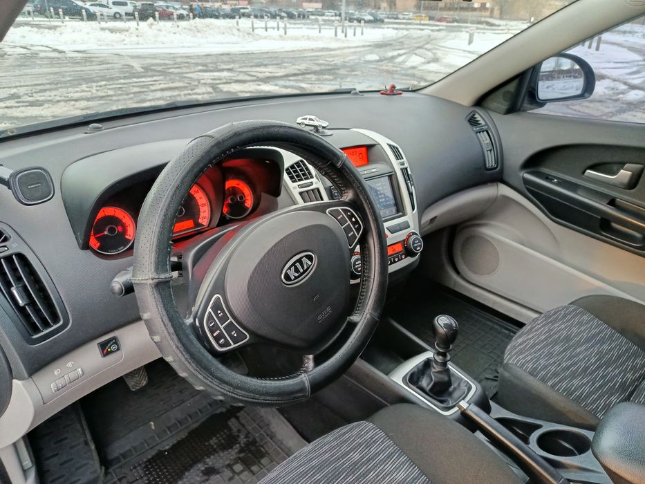 Продам KIA CEED от владельца.