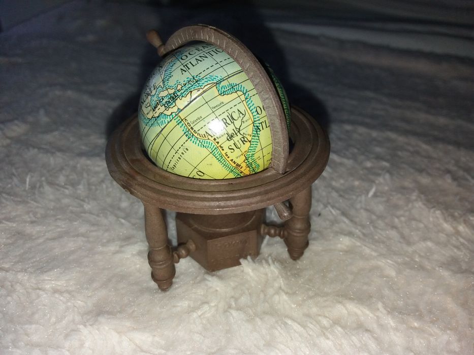 Afias antigos em ferro e plástico