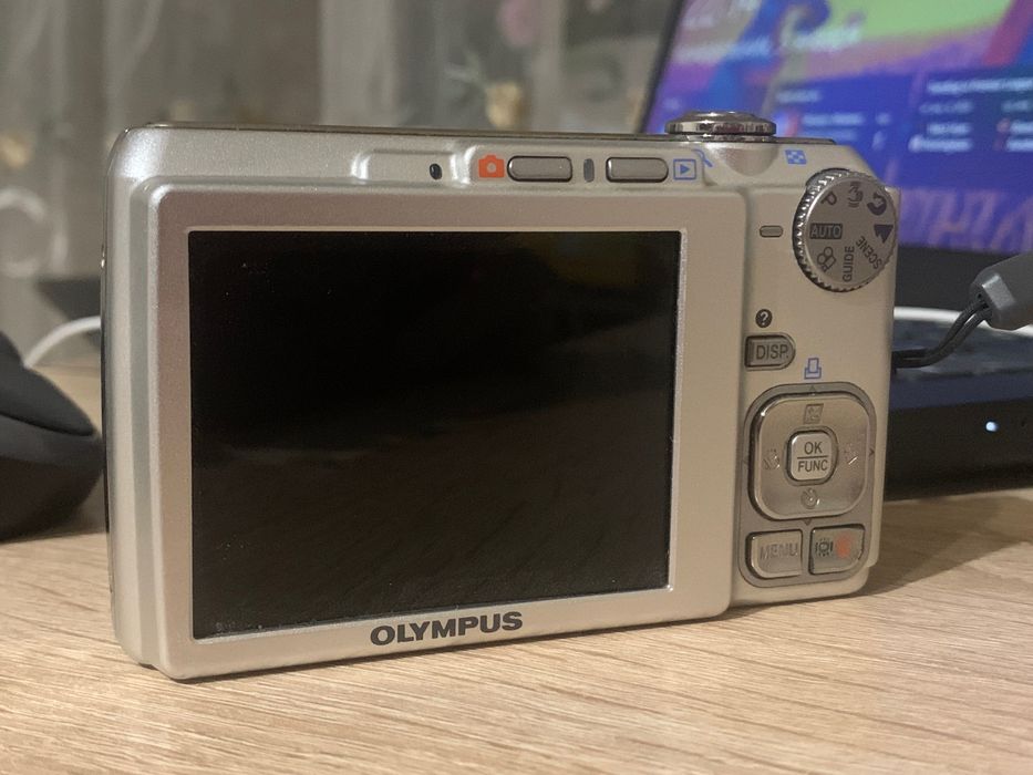 Цифровий фотоапарат Olympus Fe 340 мильниця НА ЗАПЧАСТИНИ АБО РЕМОНТ