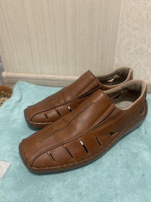 Продам мужские кожаные туфли 43 размер