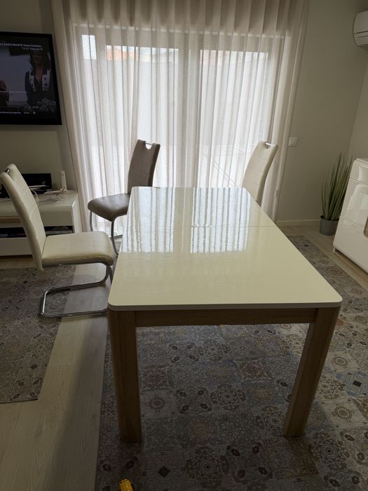 Conjunto de Mesa de Jantar com 6 Cadeiras – Branco e Madeira