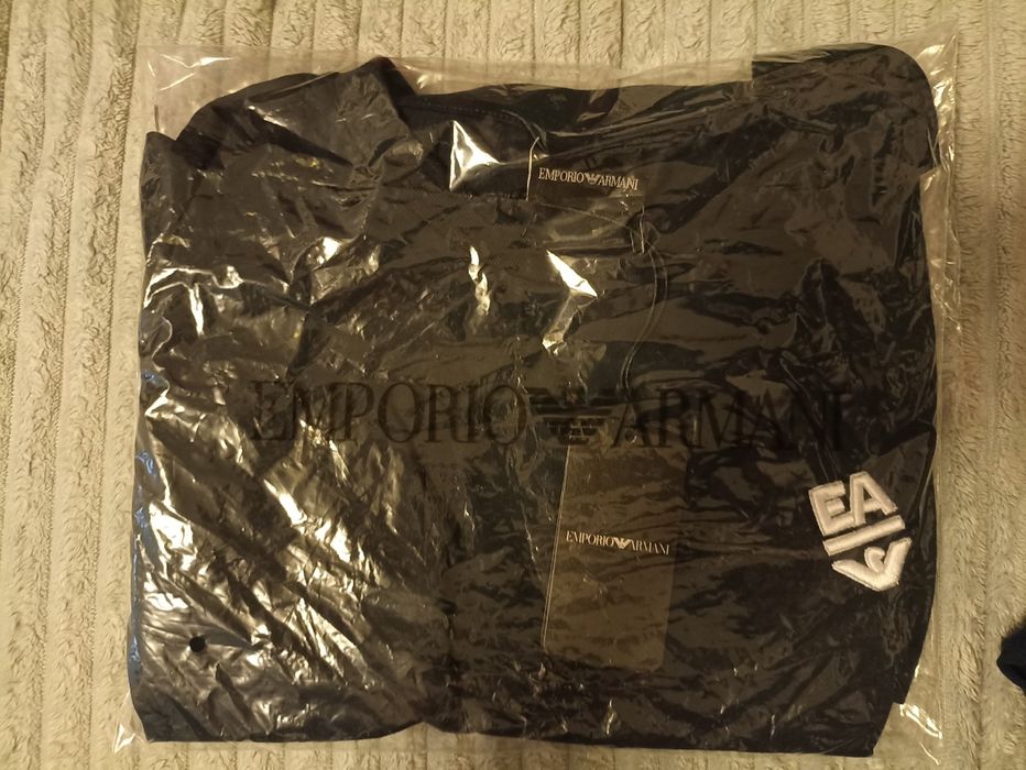 T-shirt czarny Armani L