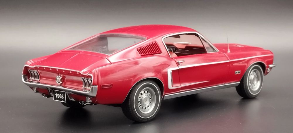 1:18 AUTOart 1968 Ford Mustang GT 390 Red