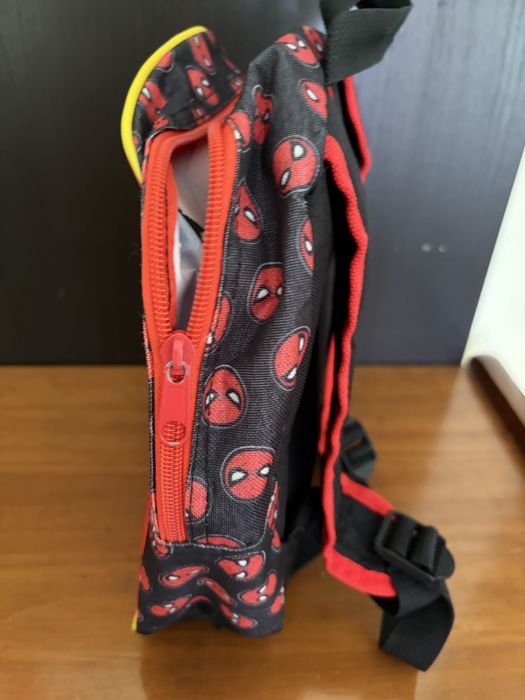 Mochila infantil do Homem-Aranha