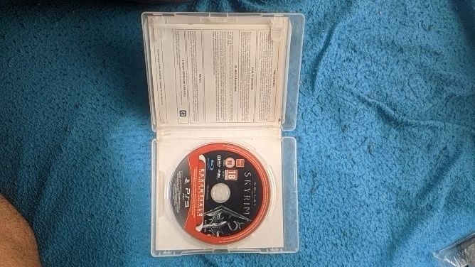 The Elder scrolls v Skyrim PS3 em estado