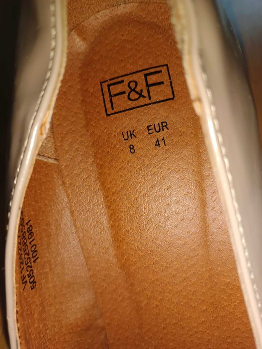 Buty damskie na obcasie