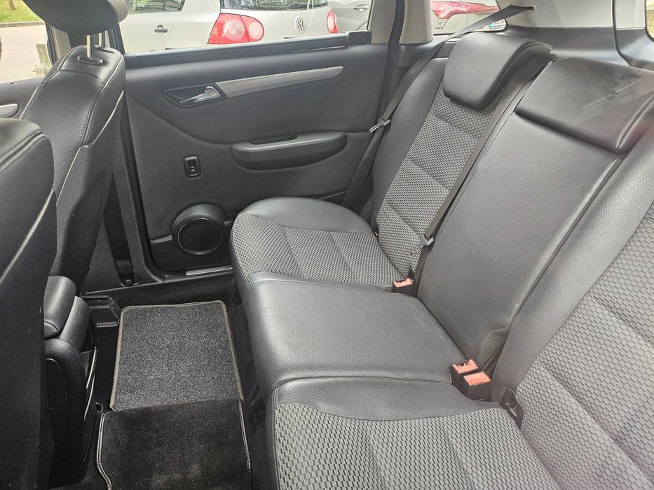 Mercedes B180 (Monovolume)