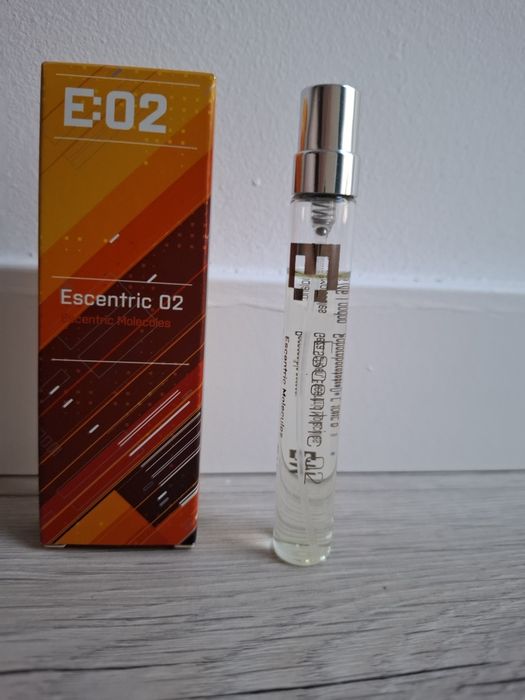 Miniaturka Escentric Molecules E02 woda toaletowa