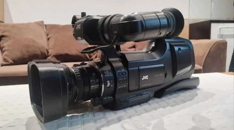 Kamera JVC GY-HM70E FullHD na ramię