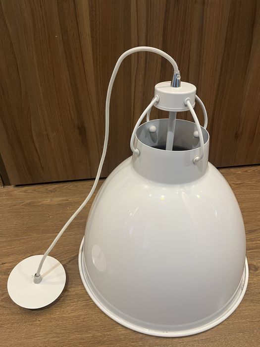 Nowoczesna lampa wisząca loft / industrial — biała, metalowa
