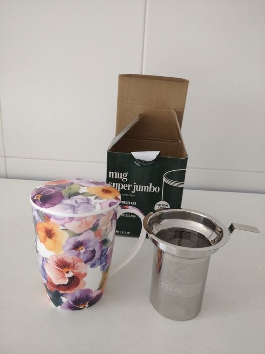 Chávena de chá e filtro da Tea Shop