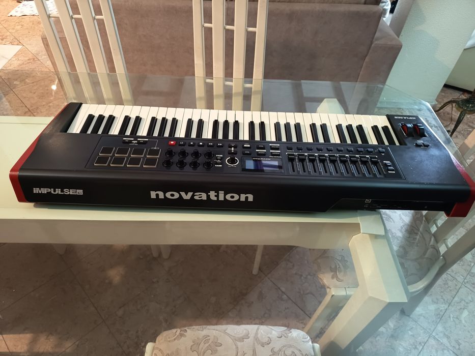 Controlador MIDI Novation Impulse 61 – 61 teclas – Excelente estado