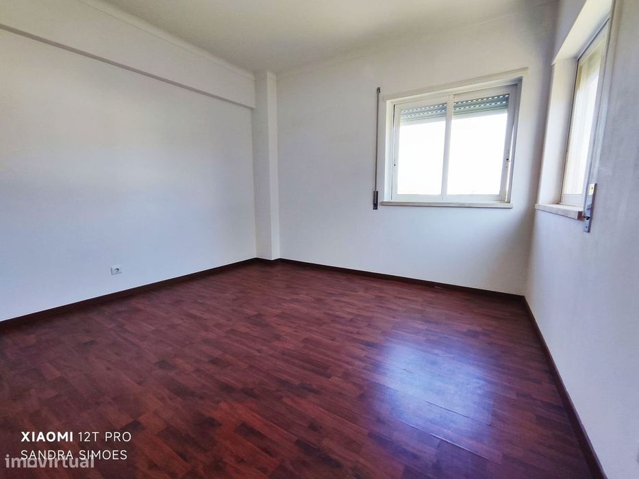 T2 em Corroios, pronto a habitar por 950€
