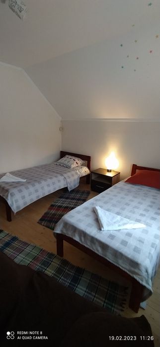 Відпочинок в мальовничому місці на березі річки у селі Ізки