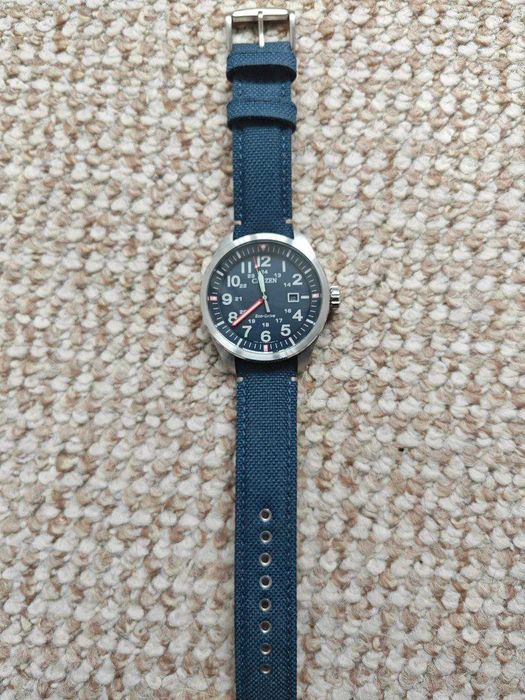 годинник Citizen AW5000-16L