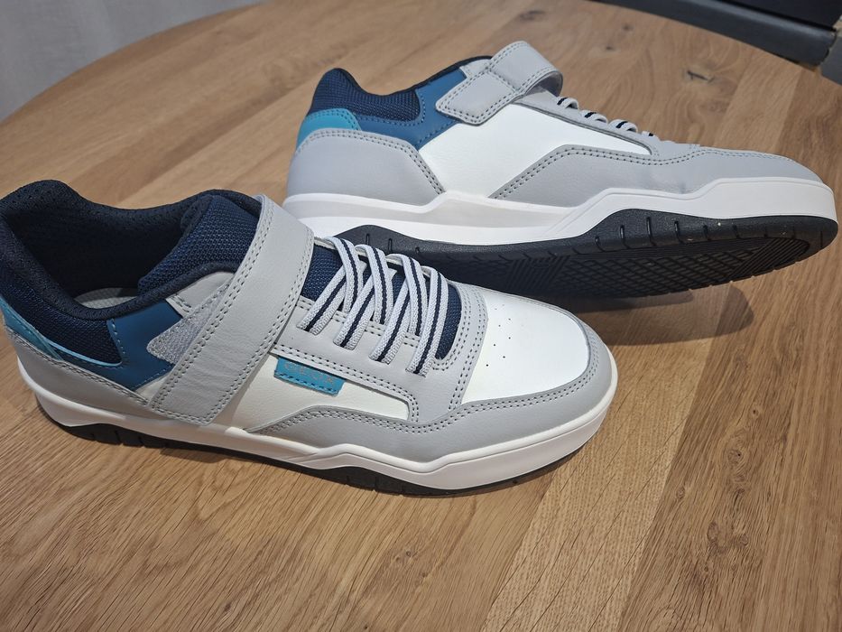 Buty chłopięce Geox nowe  r. 39