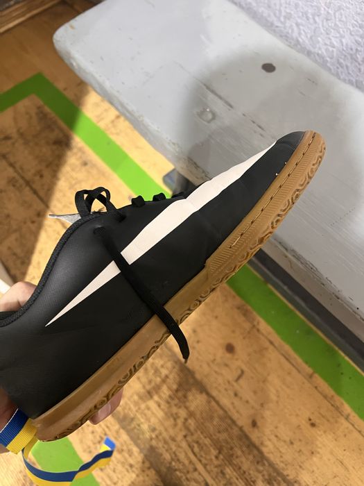 Футзалки Nike оригінал: 1 200 грн. - Кроссовки для зала и