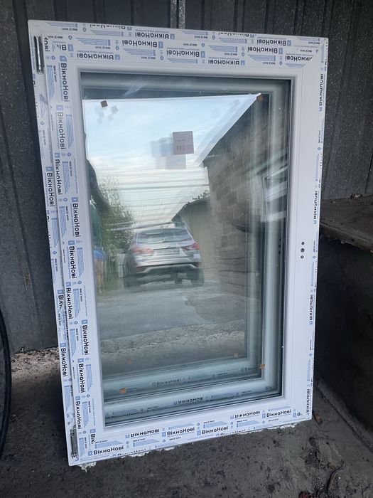 Продам 3 окна, поворотно откидные, левое открывание