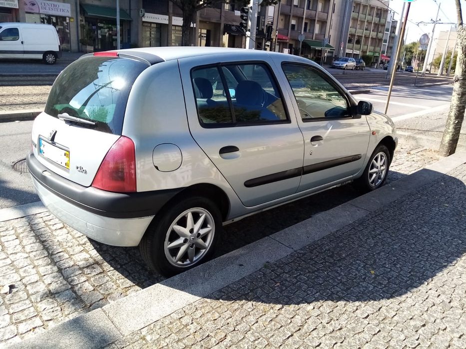 Clio de 2000 - único dono