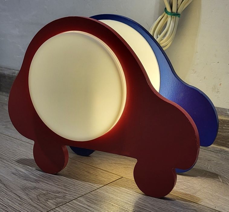 Lampka nocna drewniana dla chłopca autko samochód