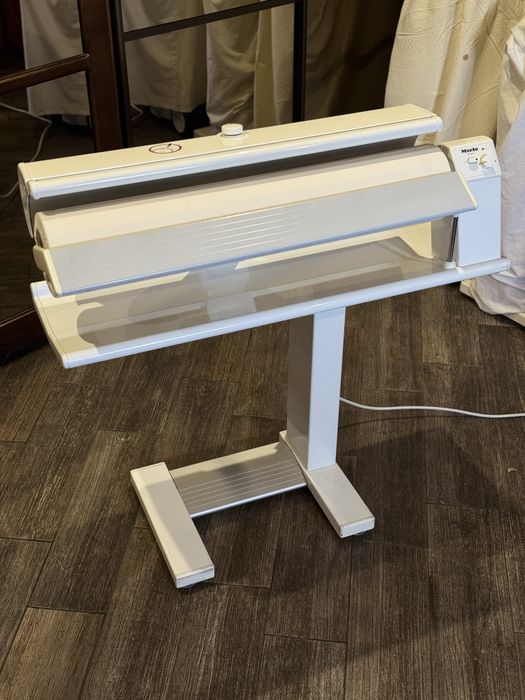 Прасувальний каток Miele B 890. Гладильний каток (прасувальна система)