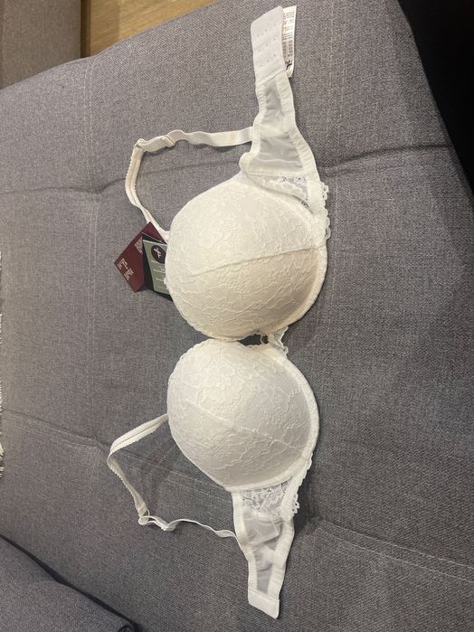 Бюстгальтер H&M білий кружевний з Push Up розмір EU 70F