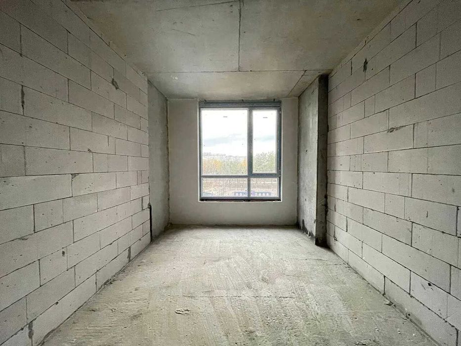 Здана двокімнатна квартира біля річки