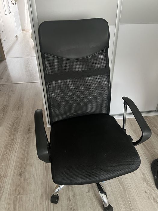 Krzesło biurowe obrotowe BILLUM czarny JYSK