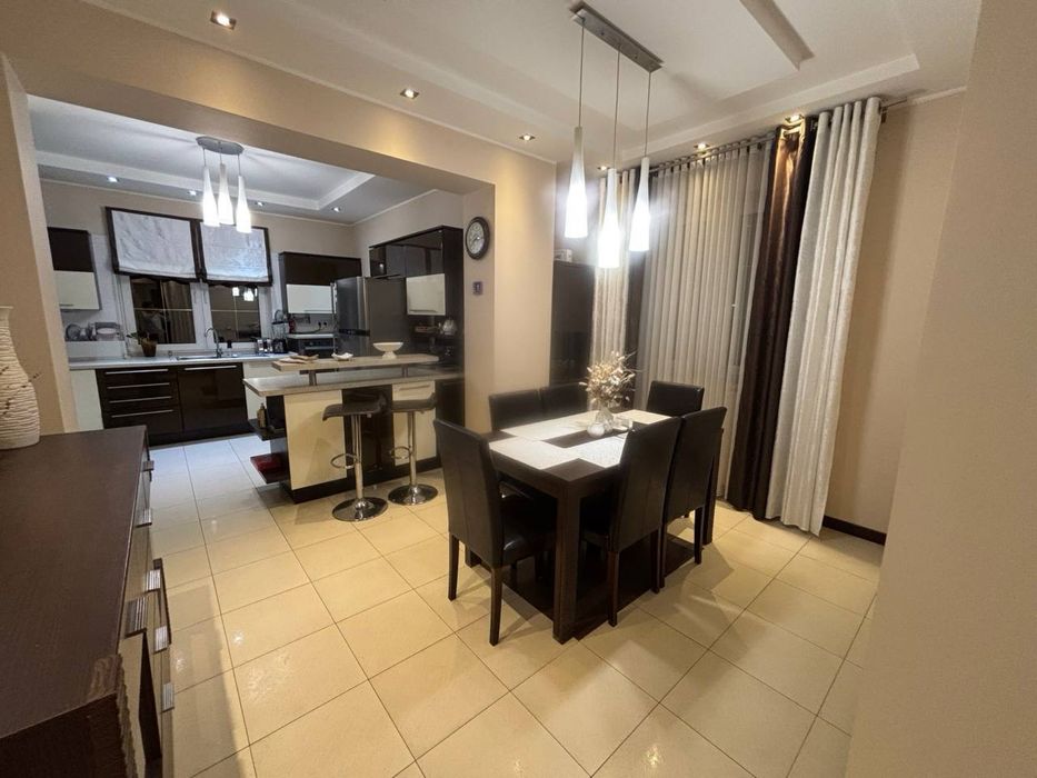 Елітний будинок Бережани. 291кв.м, 5кімнат. Сучасний ремонт.