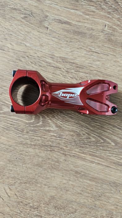 Mostek czerwony HOPE wycinany CNC