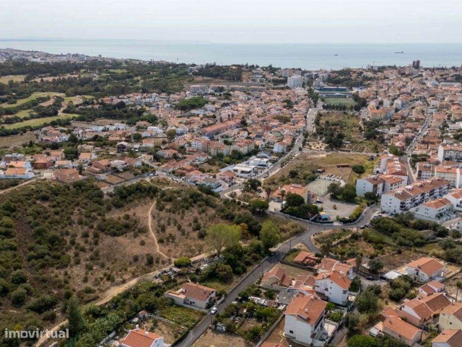 Urban Plot for Construction in Estoril