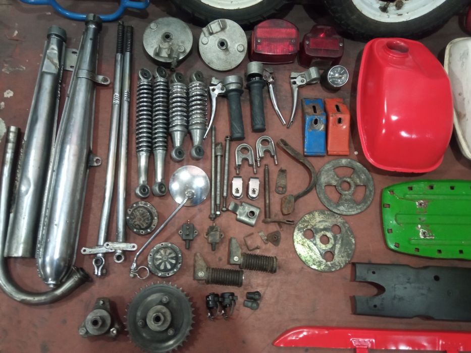 Продам вилку  маятник   на мопед  Рига мини 26 Стелла  Рига24 Дельта.