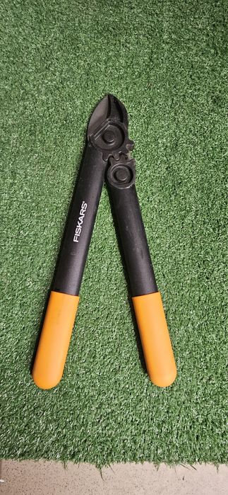 FISKARS Sekator ogrodowy kowadłowy dwuręczn